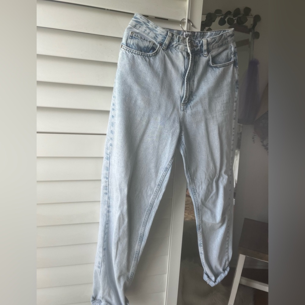 light blue washed mom jeans